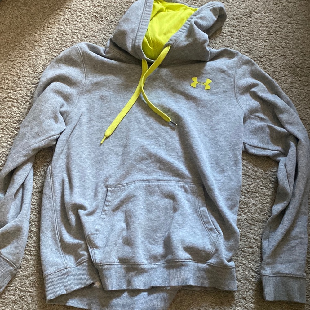 Under armour sweatshirt